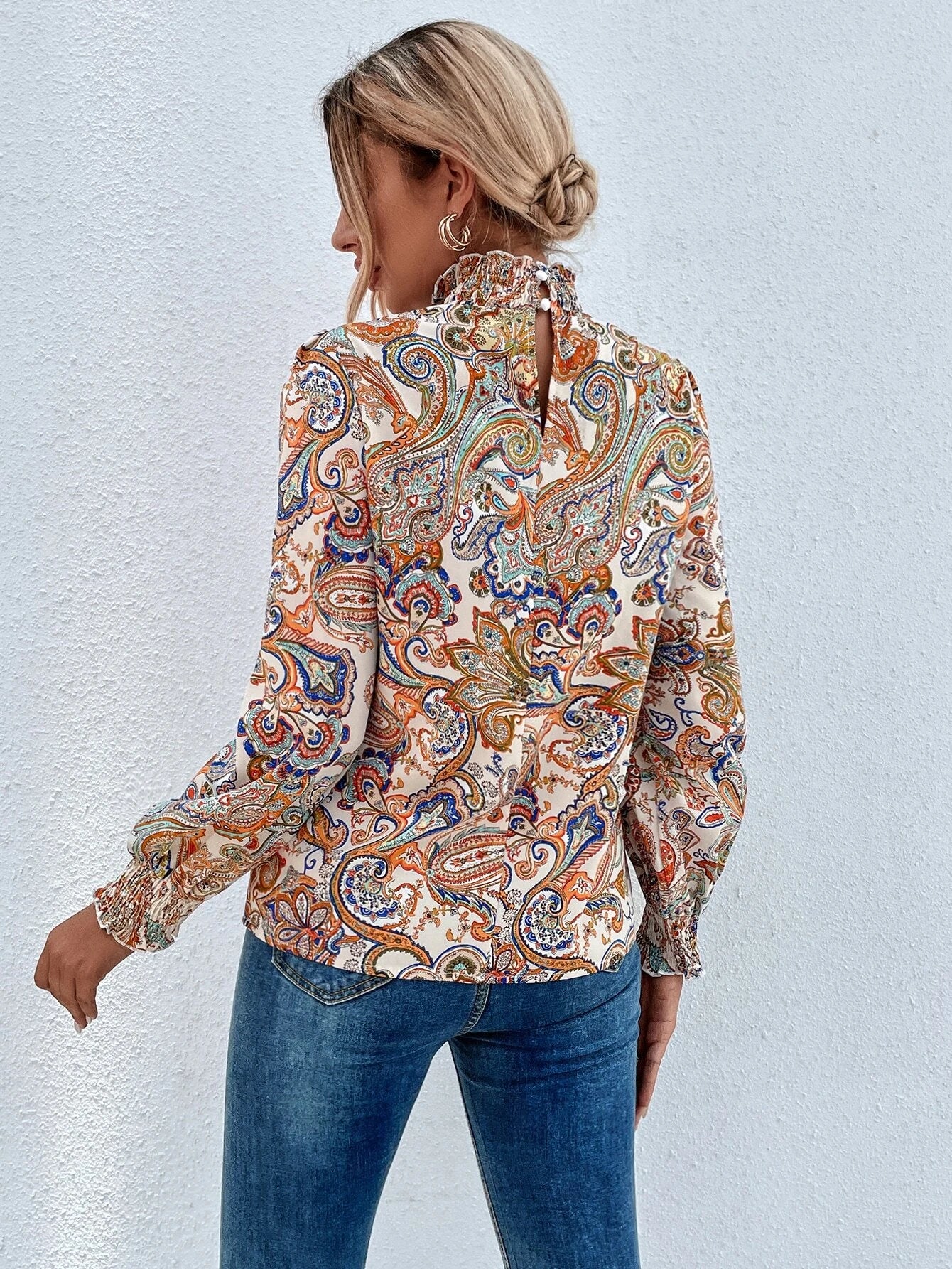 Annabel™ - Boho Chic in Volle Glorie - Paisley Print Mock Neck Blouse